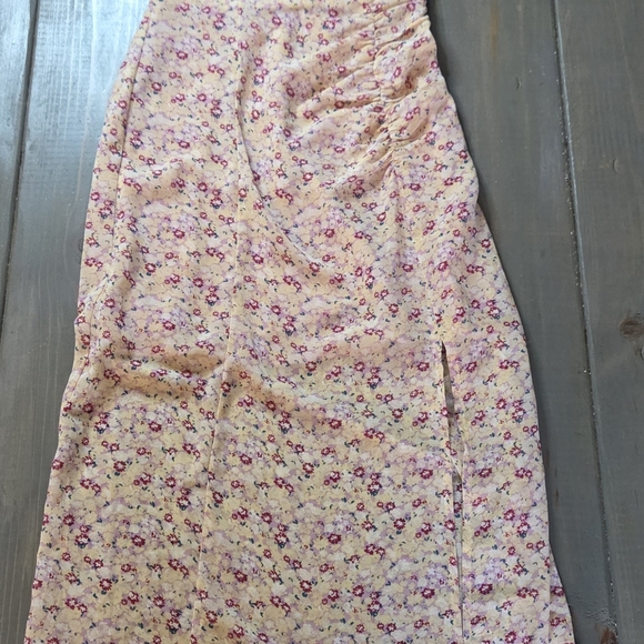 ASTR The Label Floral Midi Dress XS Puff Sleeve Ruched Cottagecore Slit - Picture 2 of 16